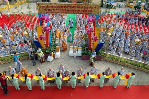 Khai mạc triển lãm văn hóa nghệ thuật Phật giáo chào mừng Đại lễ tưởng niệm Đức thánh Tổ Ni Đại Ái Đạo