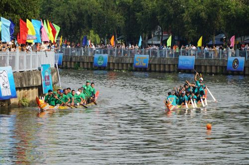 Lần đầu đua ghe ngo ở TP.HCM