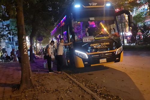 Nhức nhối nạn xe dù, bến cóc