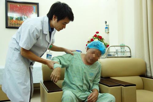 Giảm đau vai gáy bằng y học phục hồi