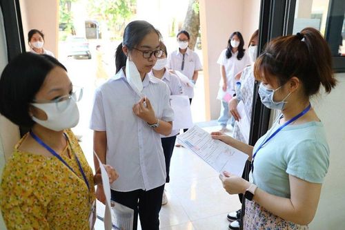 Bản tin 23/4: Hà Nội tăng hơn 1000 chỉ tiêu tuyển sinh vào lớp 10 công lập