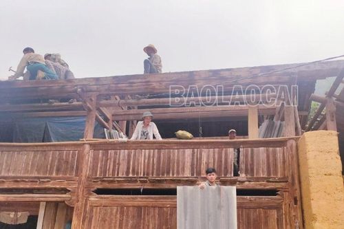 Mường Khương: Mưa lớn, dông lốc gây thiệt hại 19 nhà ở