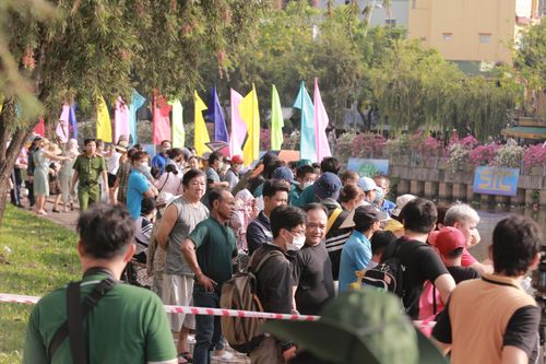 TPHCM: Sôi động hội đua ghe Ngo trên kênh Nhiêu Lộc – Thị Nghè