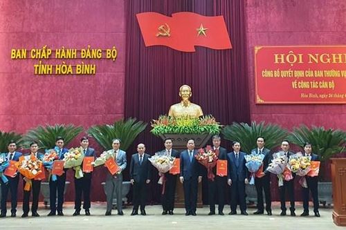 Tỉnh ủy Hòa Bình điều động, luân chuyển 21 cán bộ