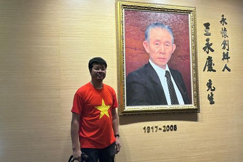 Bài 1: Chưa học hết tiểu học đã xây đế chế hùng mạnh nhất châu Á