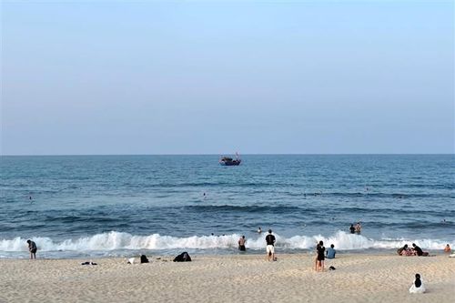 Quảng Bình: Một nam sinh lớp 7 tử vong khi tắm biển