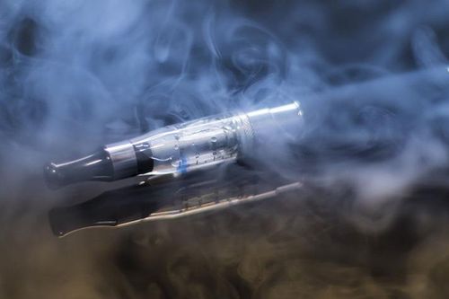 Nâng cao nhận thức về tác hại của thuốc lá điện tử, thuốc lá nung nóng, shisha