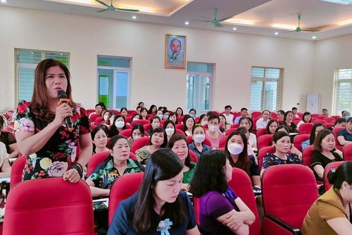 Ba Vì: Đẩy mạnh thi đua đổi mới sáng tạo, chuyển đổi số ngành giáo dục