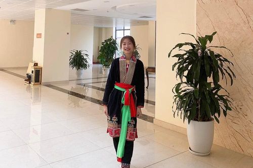 Nữ sinh người Dao xứng đáng với danh hiệu học sinh 3 tốt