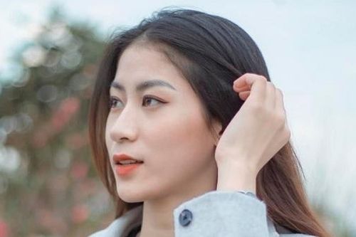 Nét khả ái của người đẹp bóng chuyển nữ Việt Nam Hoàng Thị Kiều Trinh