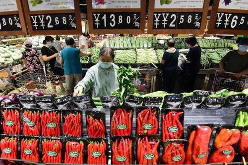 Thế giới 'ra sức' giảm lạm phát, Trung Quốc nỗ lực làm điều ngược lại