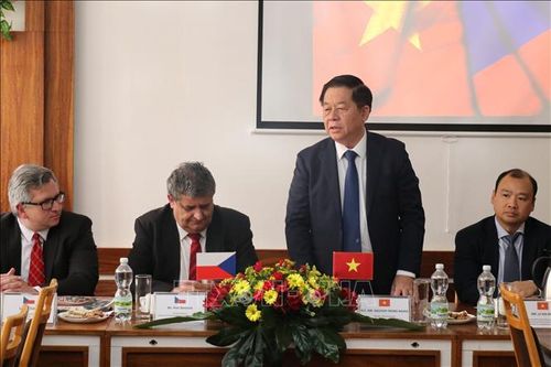 Đoàn đại biểu Đảng Cộng sản Việt Nam thăm và làm việc tại CH Séc