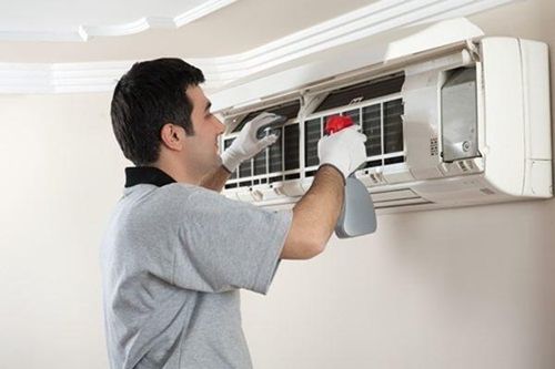 Lật tẩy những chiêu 'ăn gian' của thợ sửa điều hòa mùa nắng nóng