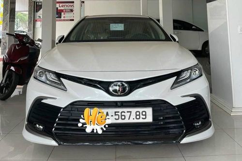 Tiết lộ danh tính chủ xe Camry 'san bằng tất cả' mới tinh, chưa lăn bánh, rao bán với giá ngang 1 căn nhà