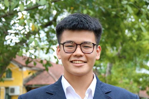 Nam sinh trường Chu Văn An bỏ học bổng 5 tỷ, chọn trường cấp 1,6 tỷ