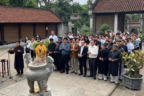 Lễ dâng hương tưởng niệm Đức vua An Dương Vương