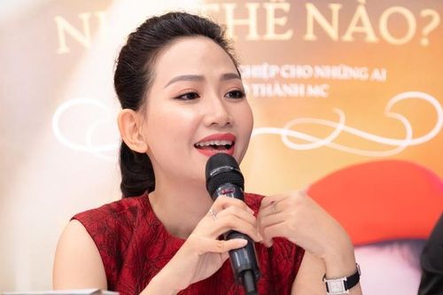 Mỹ Vân tiết lộ về hậu trường nghề MC sau 26 năm dẫn chương trình