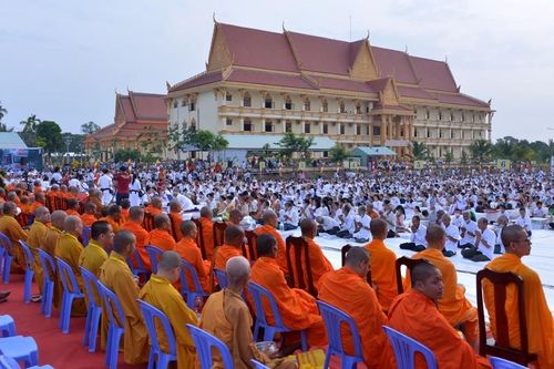 Cần Thơ: Trang nghiêm lễ đặt bát hội 3.000 vị Tăng tại Học viện Phật giáo Nam tông Khmer