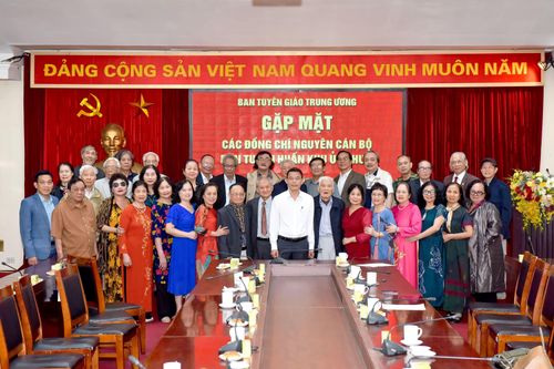 Gặp mặt nguyên cán bộ Ban Tuyên huấn Khu ủy Khu V