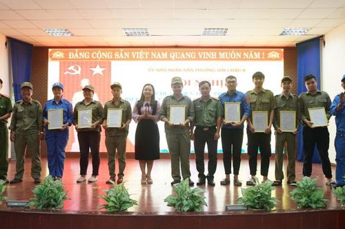 Quận Hải Châu kết nạp thành viên nữ tham gia lực lượng Bảo vệ dân phố