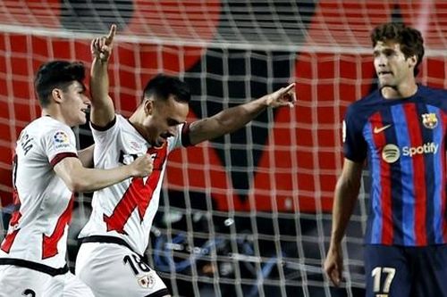 Barca bất ngờ gục ngã trước Rayo Vallecano