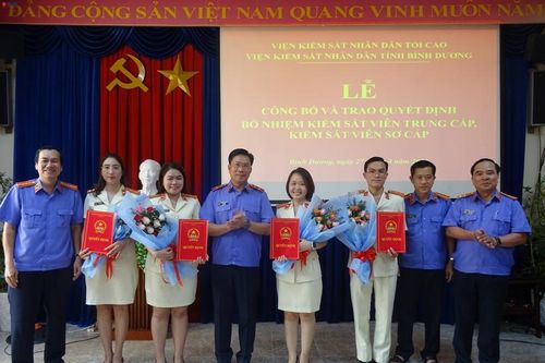 VKSND tỉnh Bình Dương trao Quyết định bổ nhiệm chức danh Kiểm sát viên