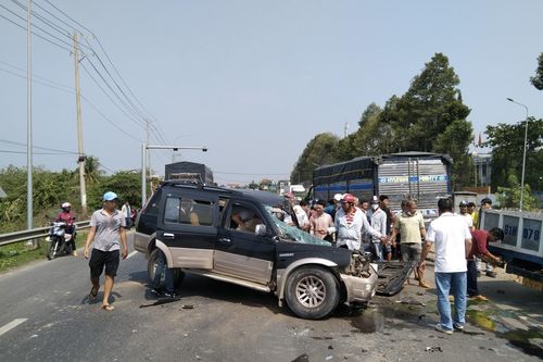 Đồng Nai: Tai nạn liên hoàn nghiêm trọng khiến 6 người thương vong