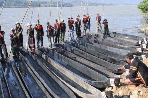 Độc đáo lễ cúng hạ thủy thuyền của đồng bào M'Nông