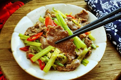 Xào thịt bò lần nào cũng dai nhách, đầu bếp lắc đầu: Làm thế mất hết chất