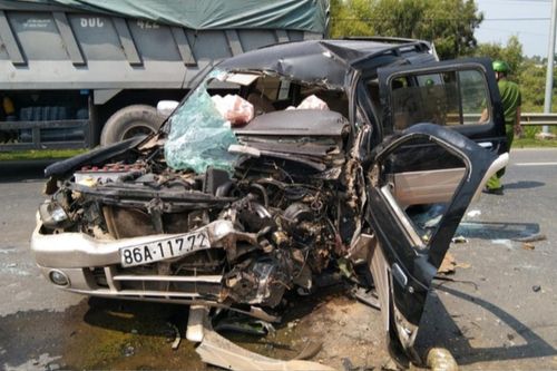 Tai nạn giao thông nghiêm trọng trên cầu La Ngà khiến 6 người thương vong