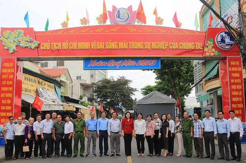 Khánh thành cổng chào UBND phường Mỹ Xuyên và đường Trần Bình Trọng