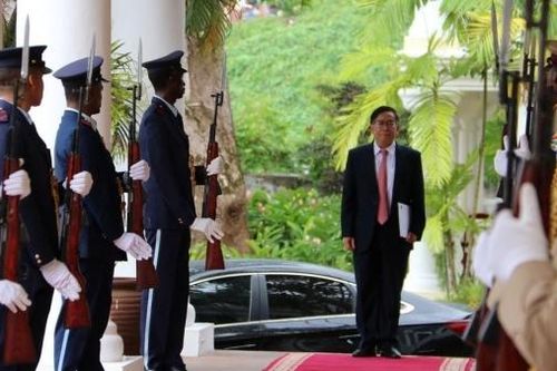 Đại sứ Phạm Hoàng Kim trình Thư ủy nhiệm lên Tổng thống Cộng hòa Seychelles