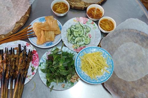 Về An Nhơn nhớ thưởng thức bánh cuốn trẹt