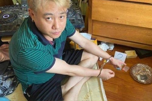 Sáng nay, diễn viên Hữu Tín hầu tòa vì tội tổ chức sử dụng chất ma túy