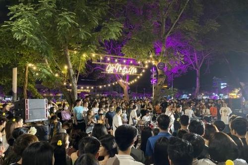 Hải Dương: Phố đi bộ - chợ đêm Bạch Đằng tấp nập ngày đầu khai trương