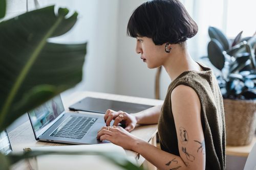 Nhận làm việc trong dịp nghỉ lễ vì lương gấp 3, ngại từ chối sếp