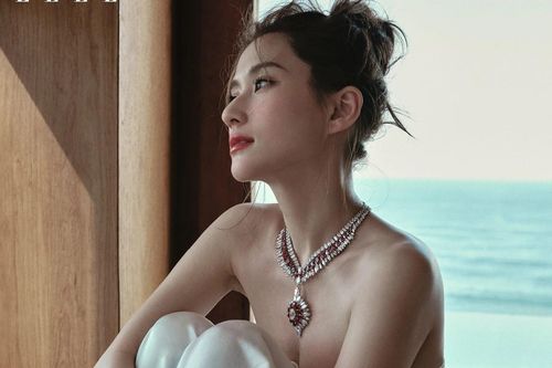 Ái nữ trùm sòng bạc Macau được cầu hôn bằng nhẫn 3 USD