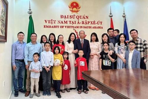 Đại sứ quán Việt Nam tại Saudi Arabia tưởng nhớ các Vua Hùng và kỷ niệm 48 năm ngày Giải phóng miền Nam