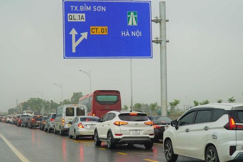 Thanh Hóa: Tắc đường kéo dài ở nút ra cao tốc Mai Sơn – Quốc lộ 45