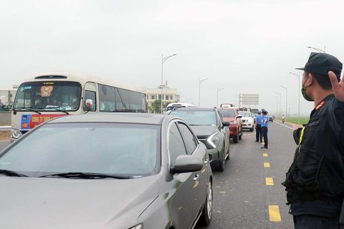Cao tốc Mai Sơn – Quốc lộ 45 tắc nghẽn ở những nút ra