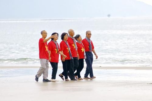 Cựu tù Côn Đảo - Rưng rưng ngày trở lại chốn 'địa ngục trần gian'