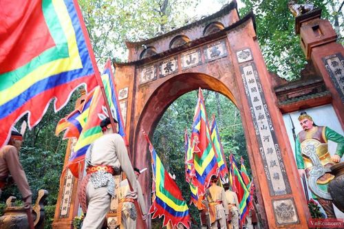 Giỗ tổ Hùng Vương: Hàng ngàn người dân hướng về nguồn cội