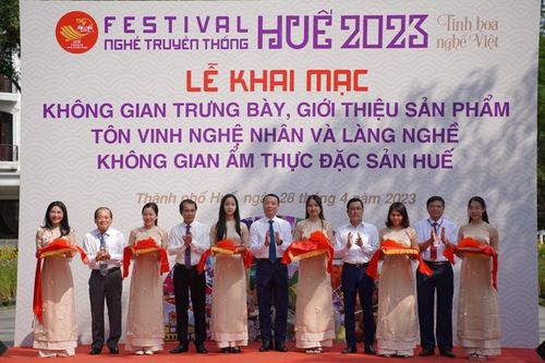 Festival nghề truyền thống Huế 2023: Khai mạc không gian trưng bày, giới thiệu sản phẩm làng nghề