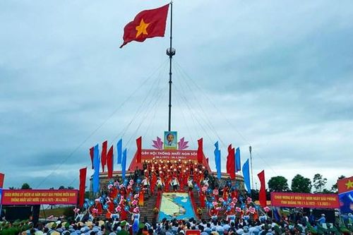 Ôn lại ký ức hào hùng qua Lễ Thượng cờ Thống nhất non sông