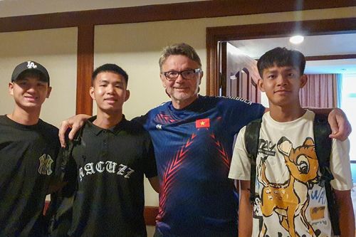 3 cầu thủ U22 Việt Nam bị loại rời Campuchia