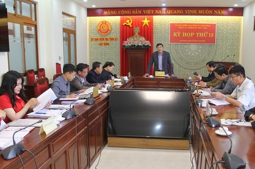 Kỷ luật Phó Giám đốc Sở; Giám đốc BVĐK, CDC tỉnh