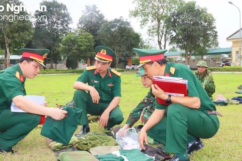 Cán bộ, chiến sĩ lực lượng vũ trang tỉnh Nghệ An duy trì nghiêm chế độ trực sẵn sàng chiến đấu