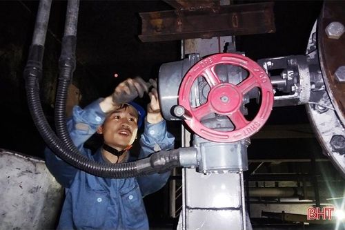 Công nhân Khu kinh tế Vũng Áng gác lễ, bám công trường