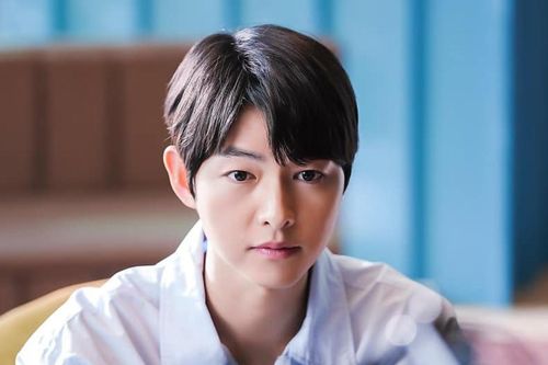 Hóa ra cúp Thị đế Baeksang 2023 vốn thuộc về Song Joong Ki, chuyện gì đã xảy ra trước 'giờ G'?
