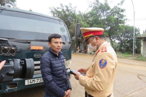 Kiểm tra, xử lý 514 trường hợp vi phạm trật tự an toàn giao thông sau 2 ngày nghỉ lễ